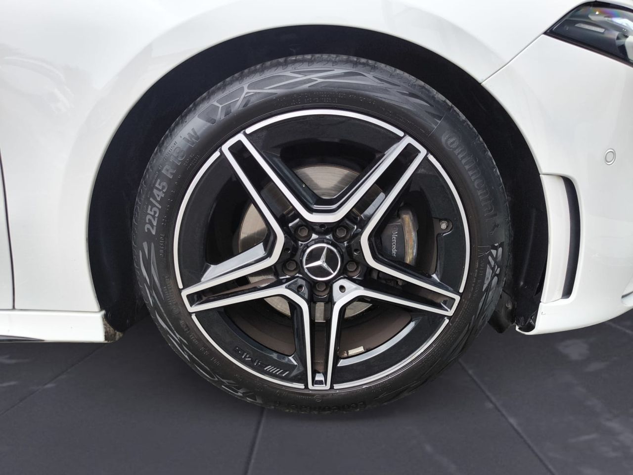 Mercedes Clase A 200 D AMG LINE + PAQUETE PREMIUM+ SMARTPHONE  - Foto 2