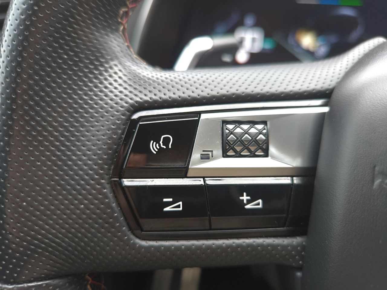 DS DS 7 CROSSBACK E TENSE 225 PERFORMANCE LINE  - Foto 2