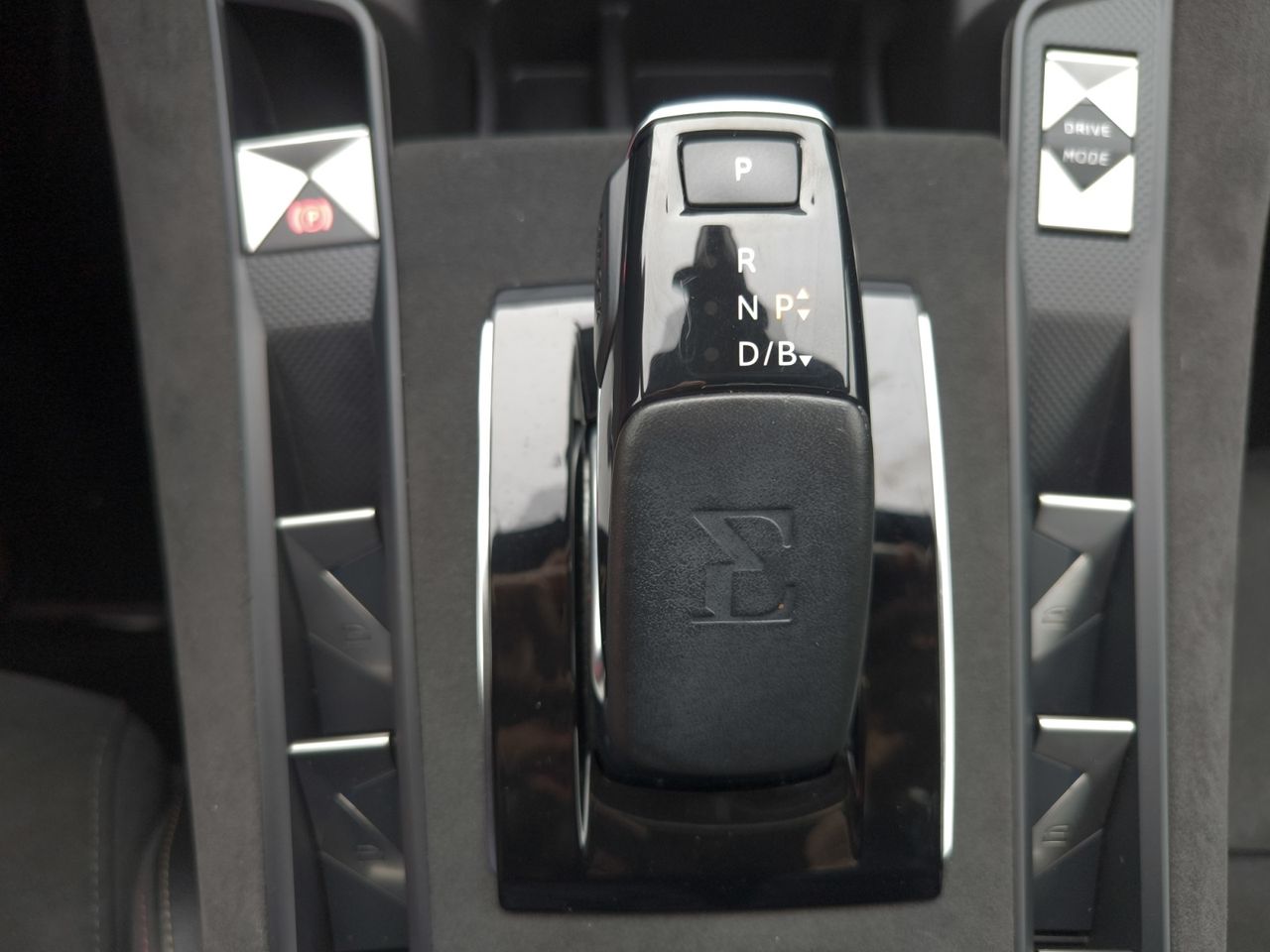 DS DS 7 DS7 CROSSBACK E-TENSE 225 PERFOMANCE LINE  - Foto 2