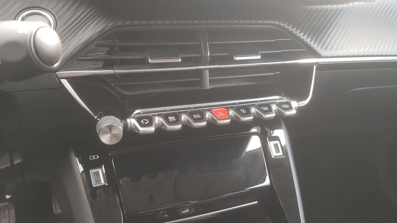 Peugeot 2008 ALLURE 1.5 BLUE HDI 130 CV EAT8  - Foto 2