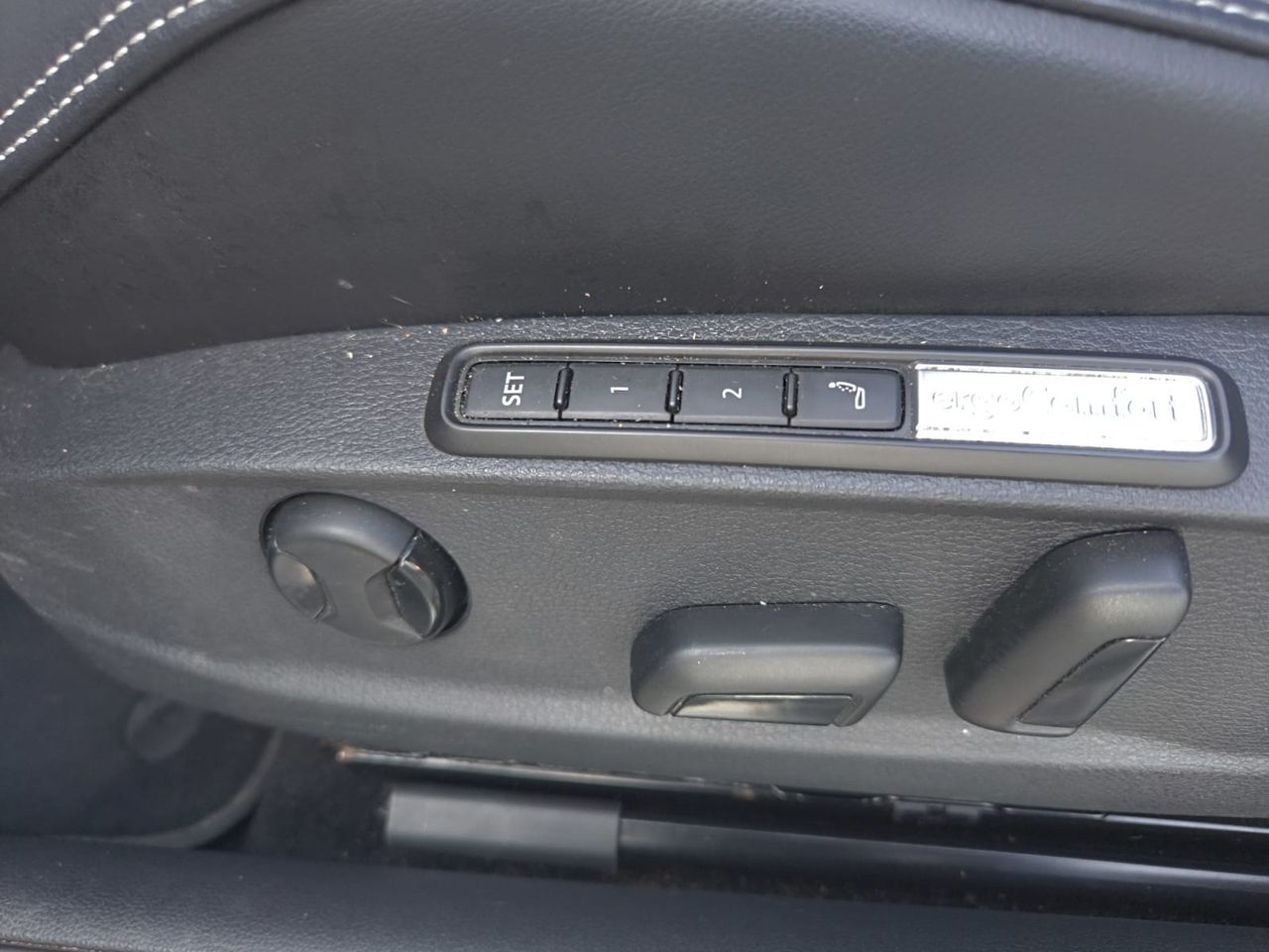 Volkswagen Passat VARIANT R LINE 2.0 TDI 110 KW 150 CV DSG  - Foto 2