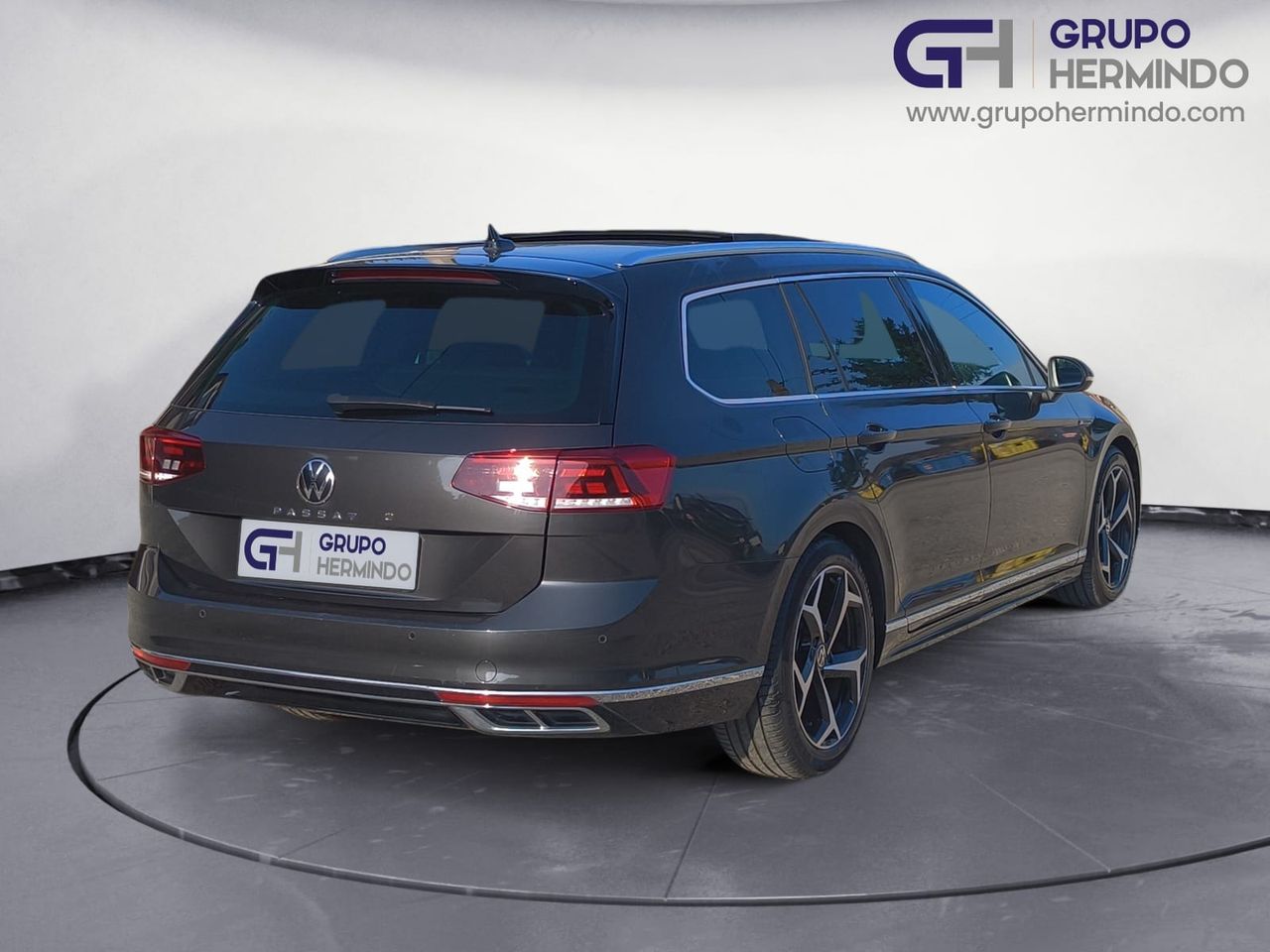 Volkswagen Passat VARIANT R LINE 2.0 TDI 110 KW 150 CV DSG  - Foto 2
