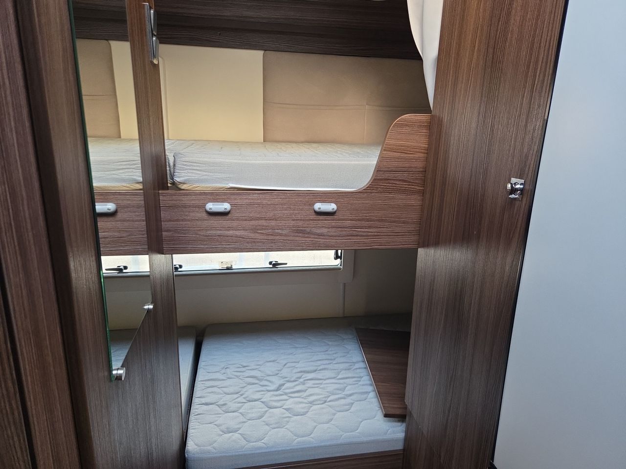 Ford Transit KOMBI 320 L2 TREND  - Foto 2