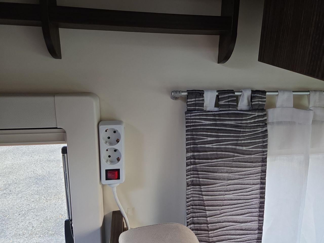 Ford Transit KOMBI 320 L2 TREND  - Foto 2