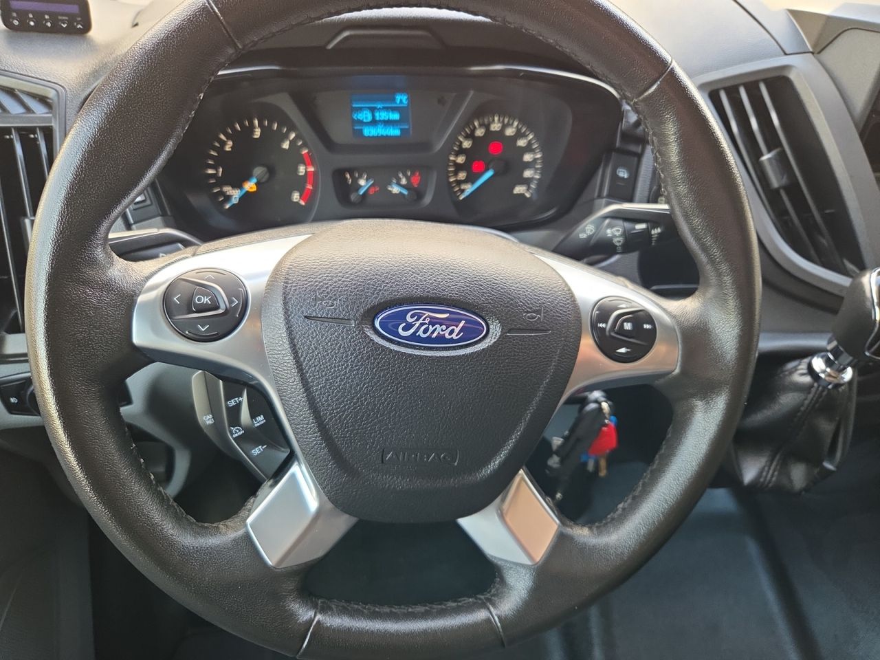 Ford Transit KOMBI 320 L2 TREND  - Foto 2