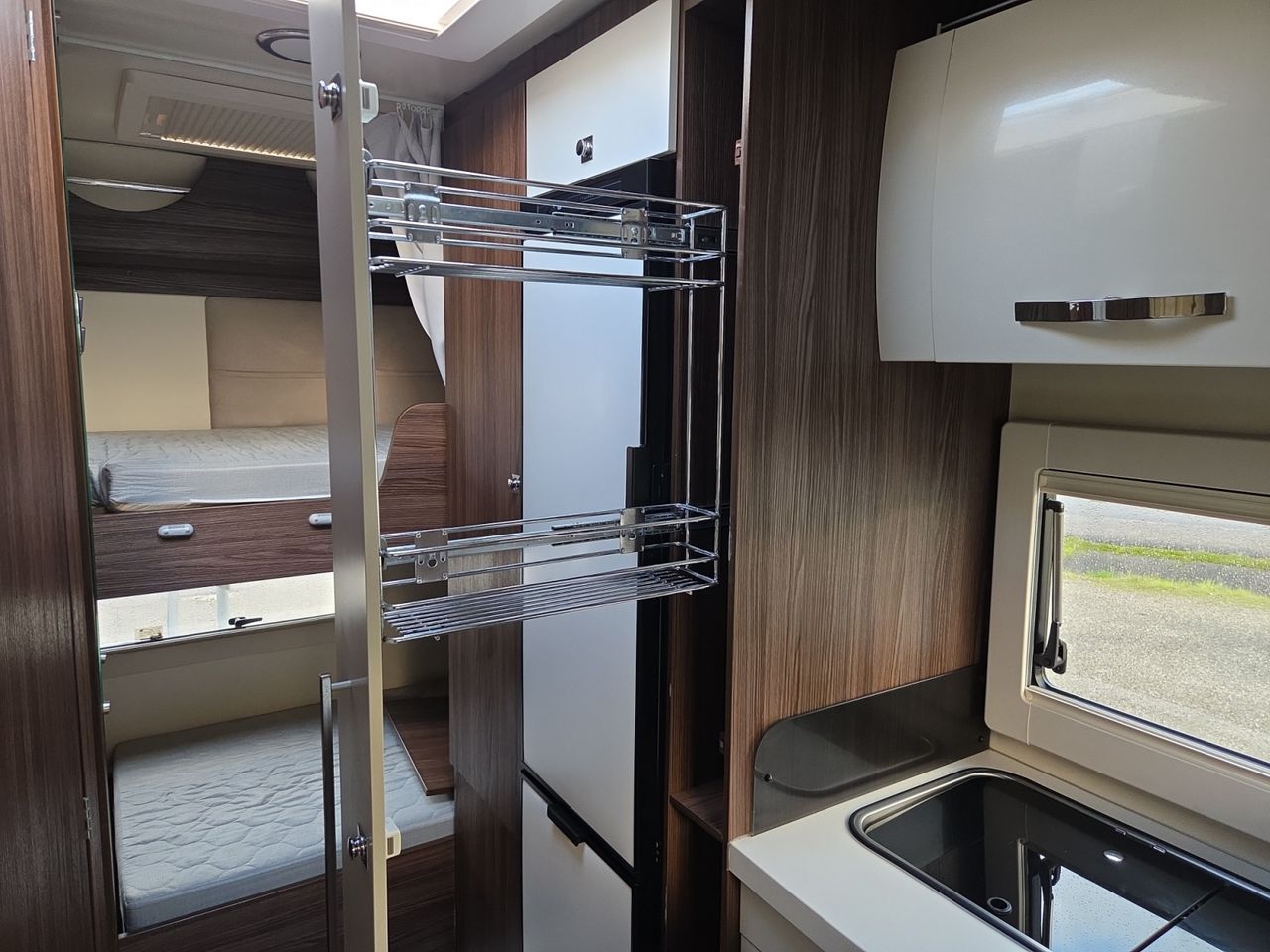 Ford Transit KOMBI 320 L2 TREND  - Foto 2