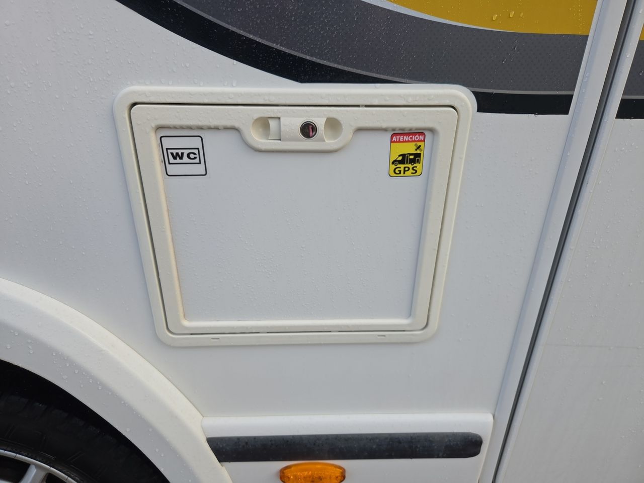 Ford Transit KOMBI 320 L2 TREND  - Foto 2