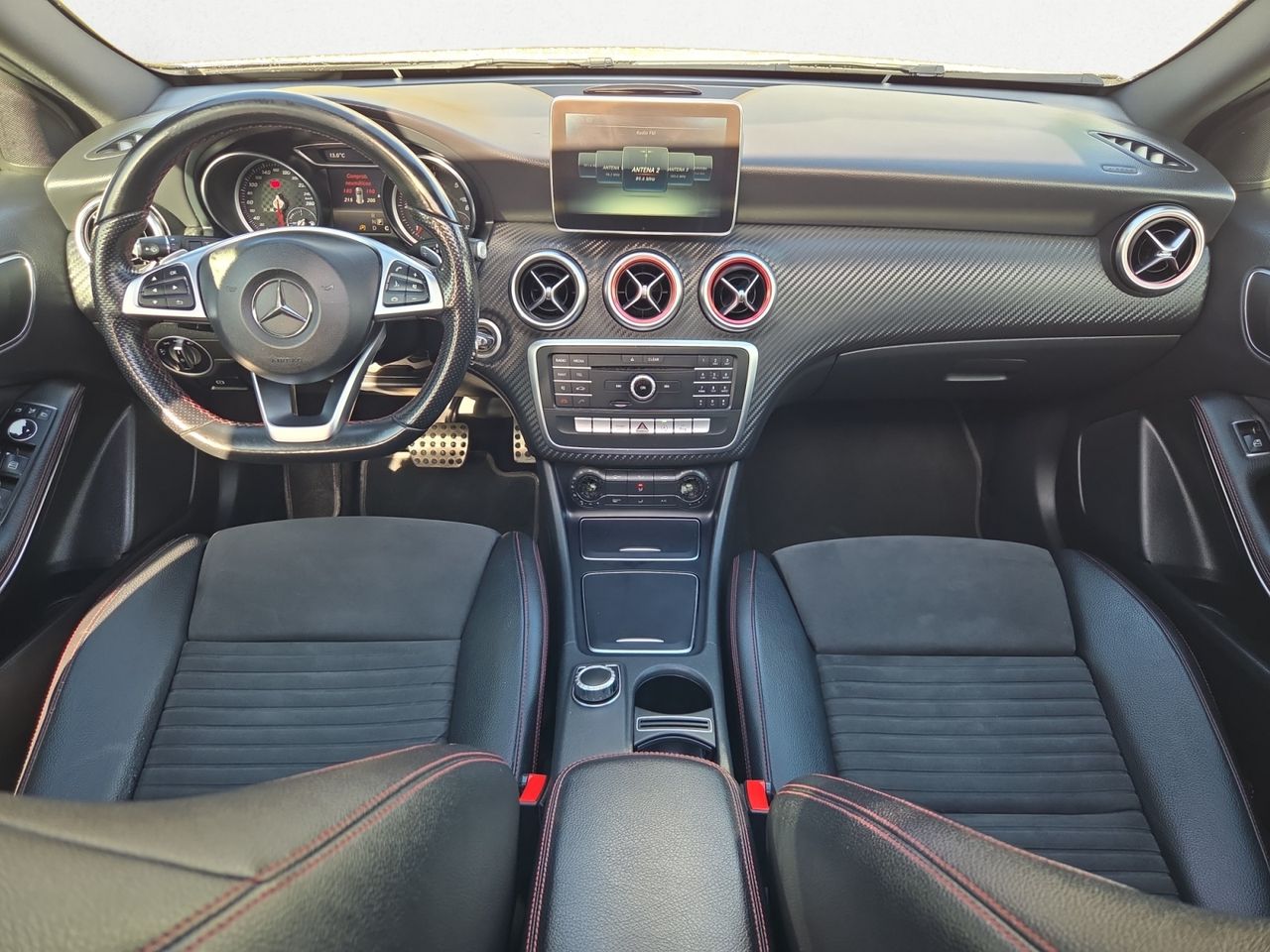 Mercedes Clase A 180 D AMG  - Foto 2