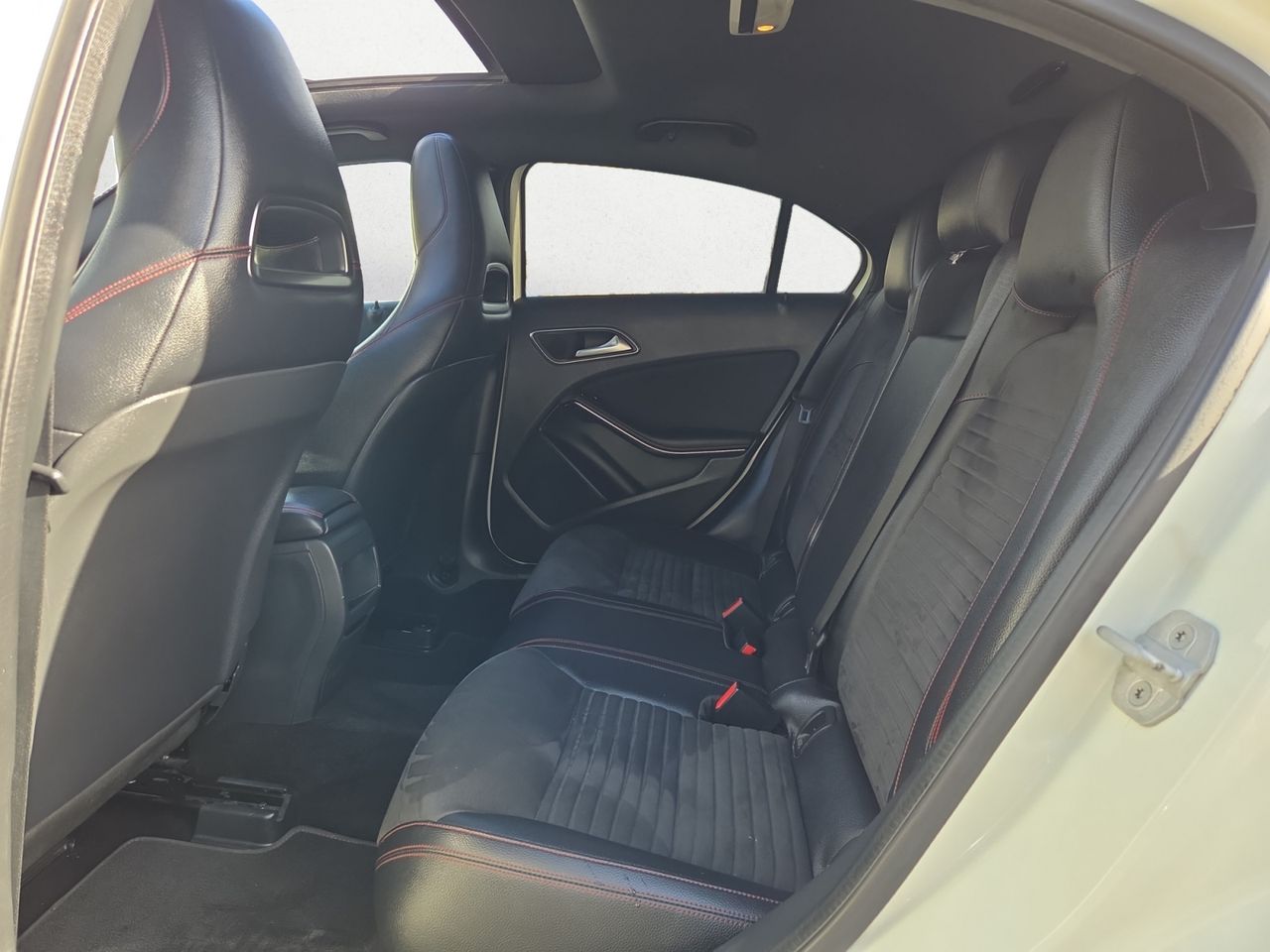 Mercedes Clase A 180 D AMG  - Foto 2