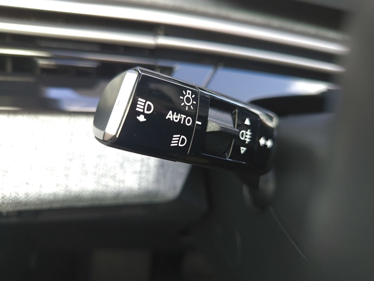 Peugeot 5008 ALLURE HYBRID 145 eDCS6  - Foto 2