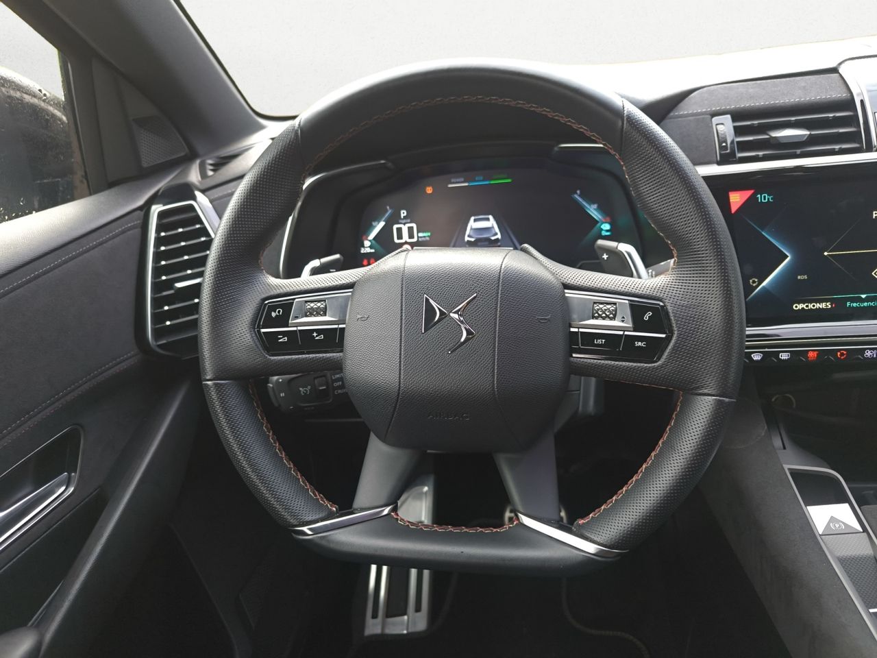 DS DS 7 Crossback E TENSE 300 4X4 PERFORMANCE LINE  - Foto 2