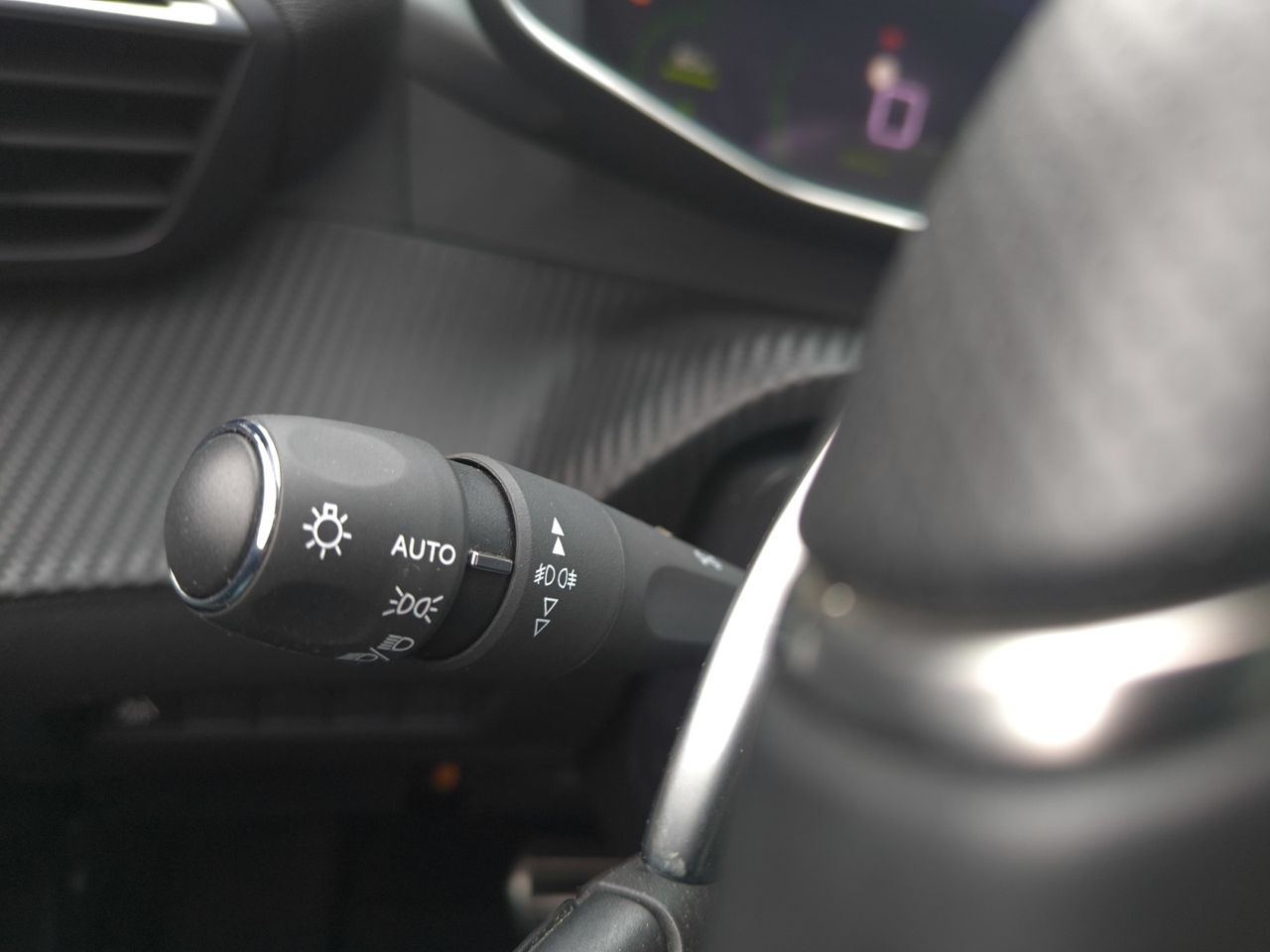 Peugeot 2008 GT LINE PURE TECH 130 CV EAT8  - Foto 2