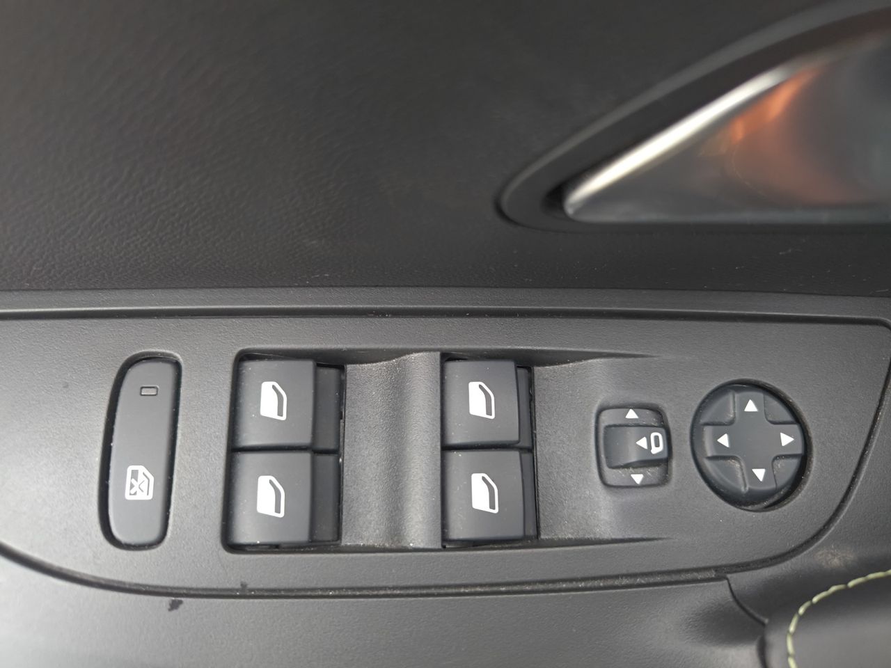 Peugeot 2008 GT LINE PURE TECH 130 CV EAT8  - Foto 2