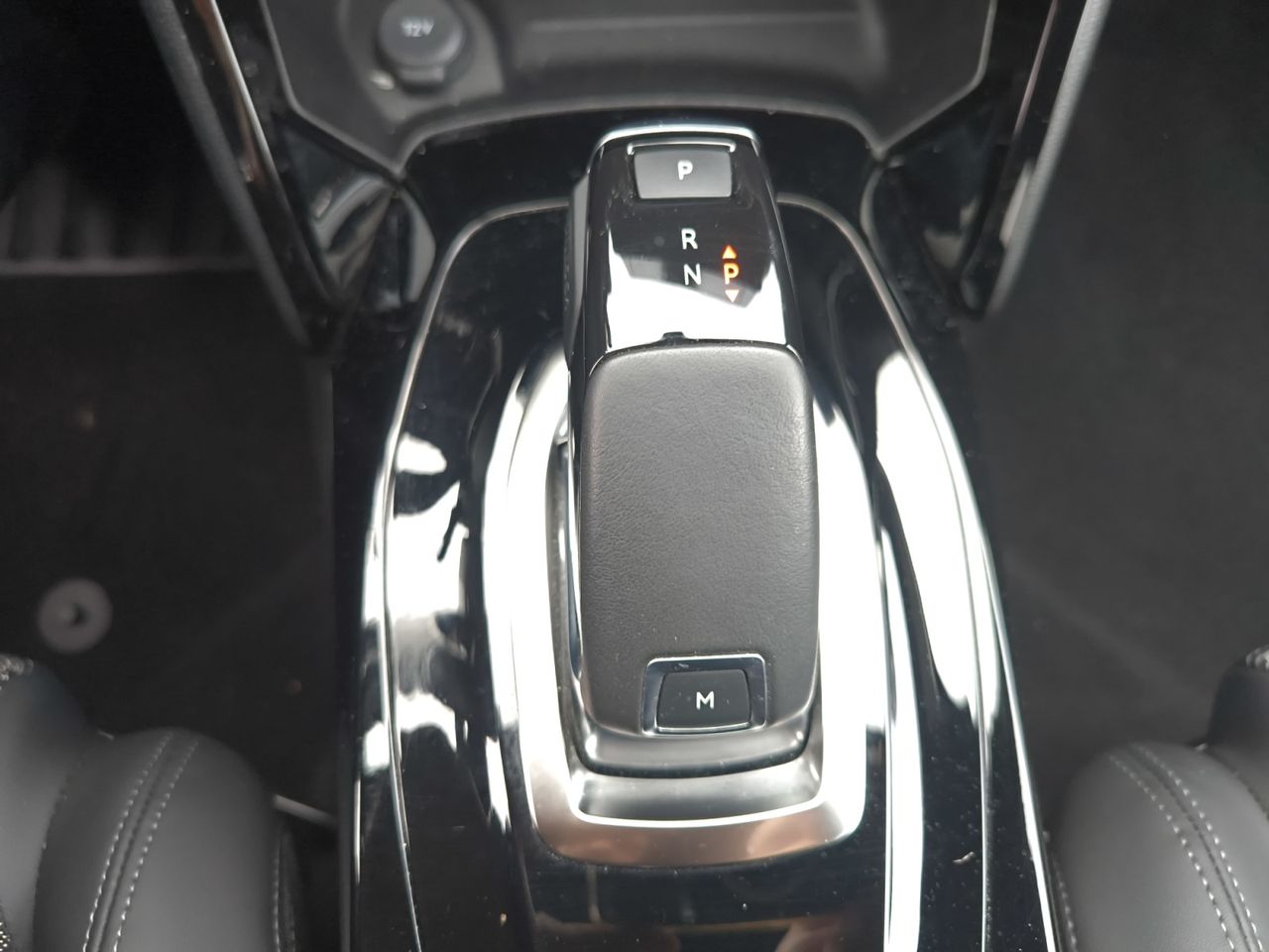 Peugeot 2008 GT LINE PURE TECH 130 CV EAT8  - Foto 2