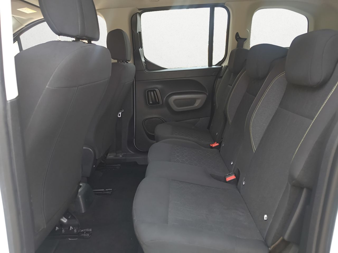 Peugeot Rifter ACTIVE BLUE HDI 100 CV STANDARD  - Foto 2