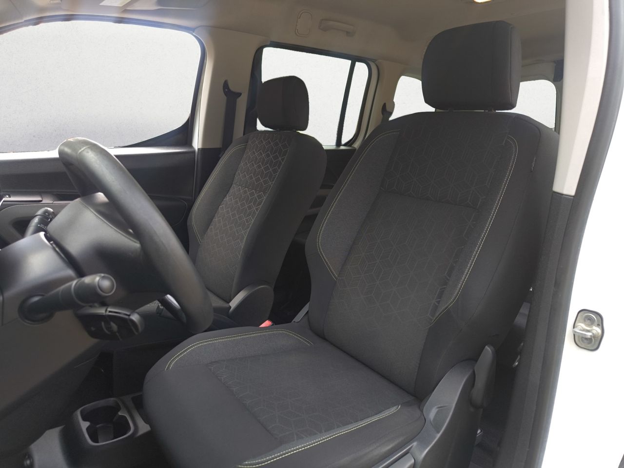 Peugeot Rifter ACTIVE BLUE HDI 100 CV STANDARD  - Foto 2