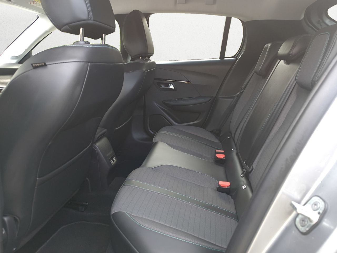 Peugeot 208 ALLURE PACK PURE TECH 100 CV  - Foto 2