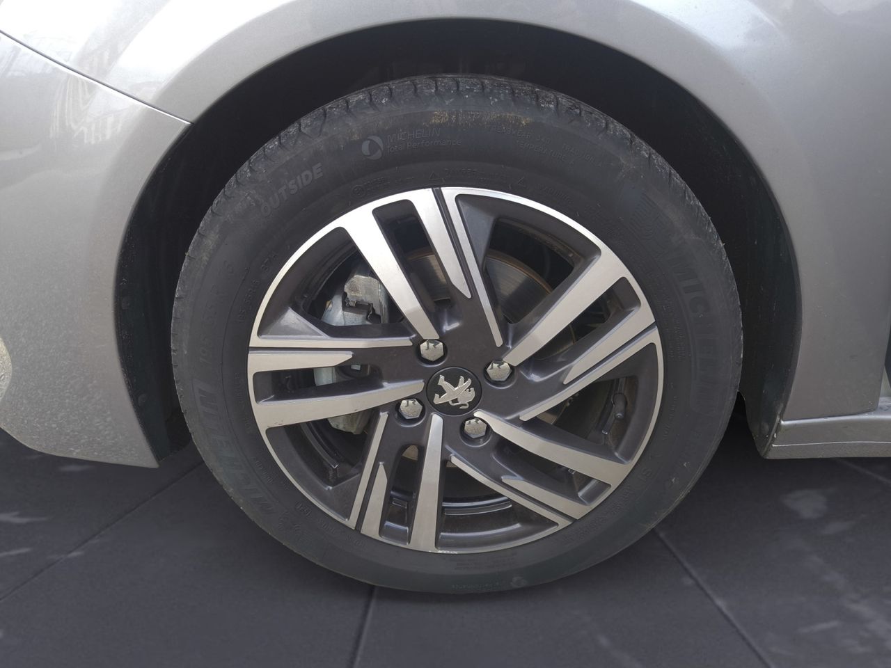 Peugeot 208 ALLURE PACK PURE TECH 100 CV  - Foto 2