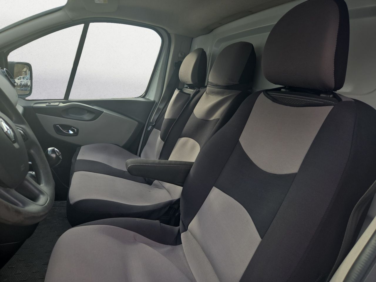 Renault Trafic FG 29 L1 H1 120 CV  - Foto 2