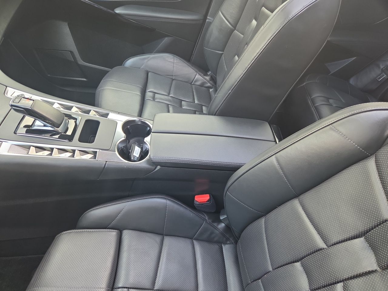 DS DS 7 Crossback E TENSE 300 4X4 RIVOLI  - Foto 2