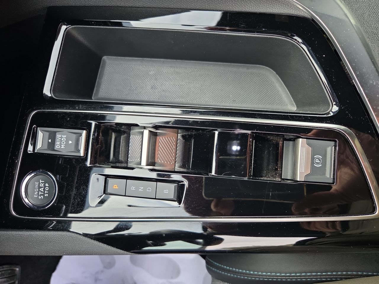 Peugeot 3008 Hybrid ALLURE PACK PLUG-IN HYBRID 225 e-EAT8  - Foto 2