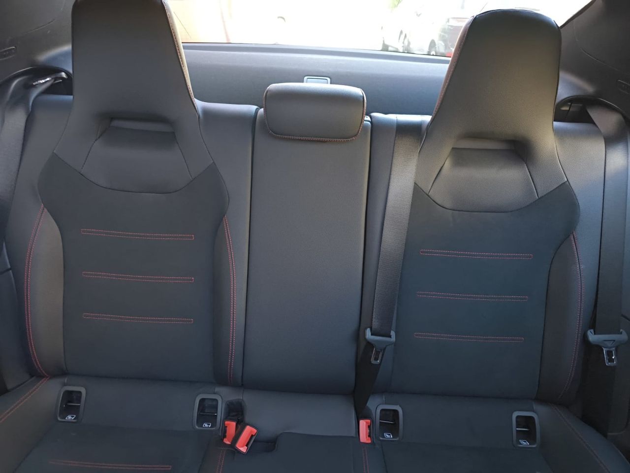 Mercedes CLA 200 D DCT AMG + TECHO PANORAMICO  - Foto 2