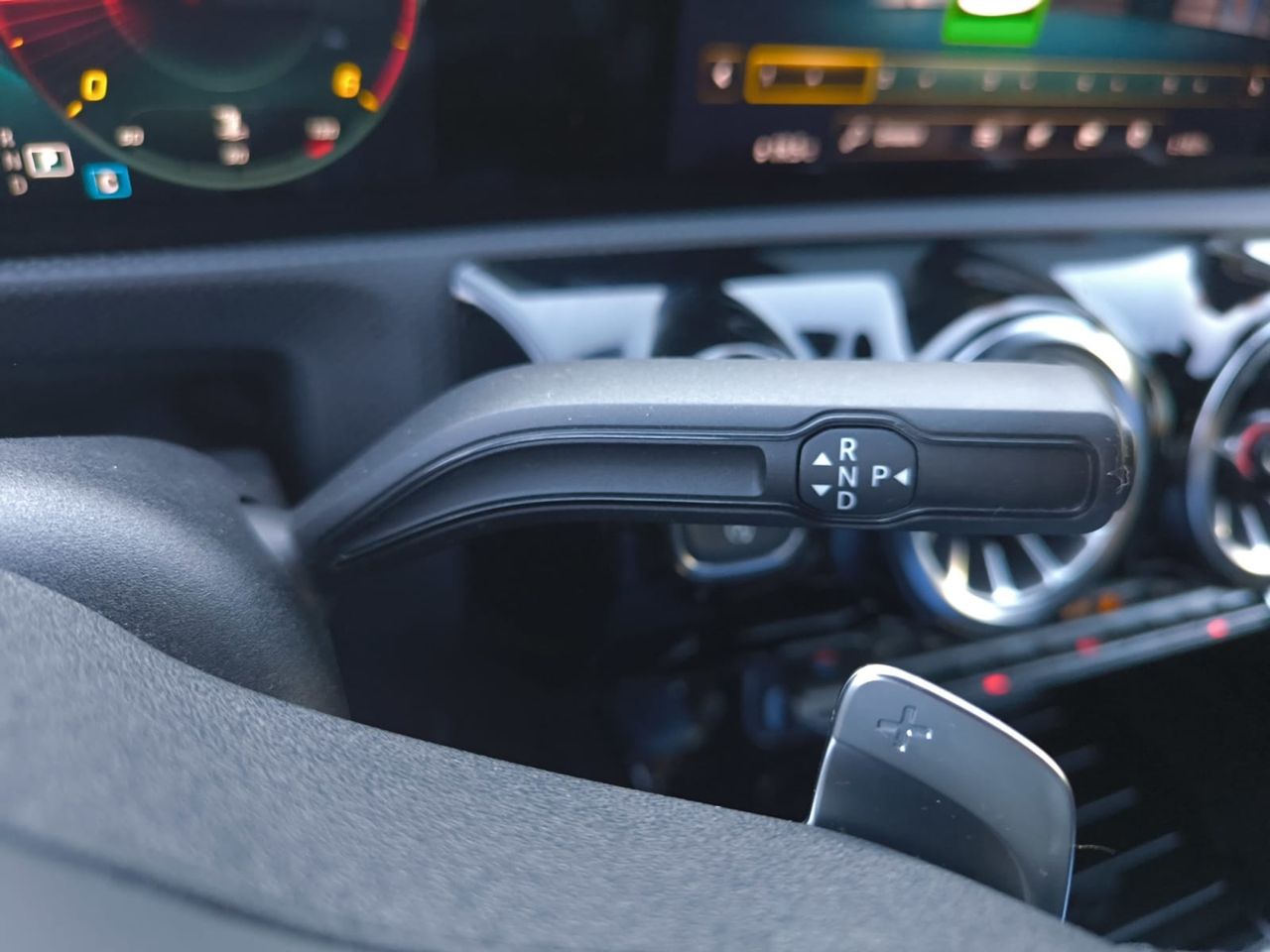 Mercedes Clase A 200 D AMG LINE + PAQUETE PREMIUM+ SMARTPHONE  - Foto 2