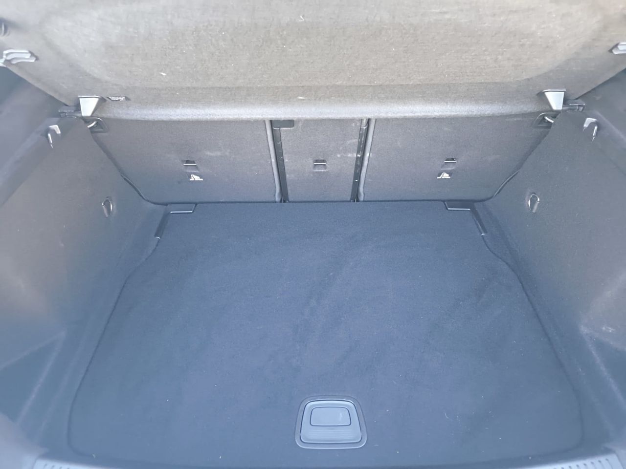 Mercedes Clase A 200 D AMG LINE + PAQUETE PREMIUM+ SMARTPHONE  - Foto 2