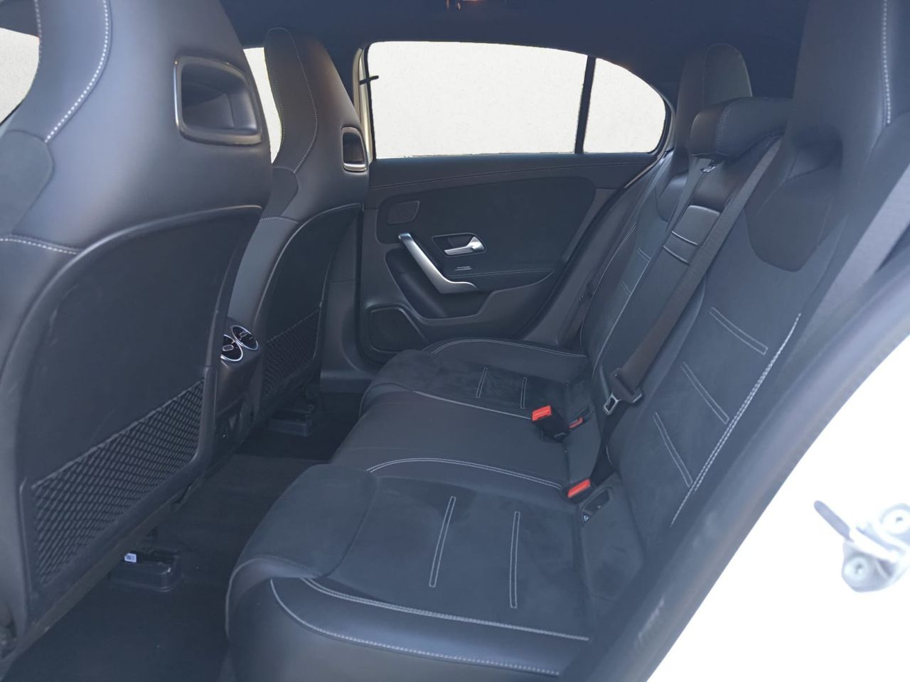 Mercedes Clase A 200 D AMG LINE + PAQUETE PREMIUM+ SMARTPHONE  - Foto 2