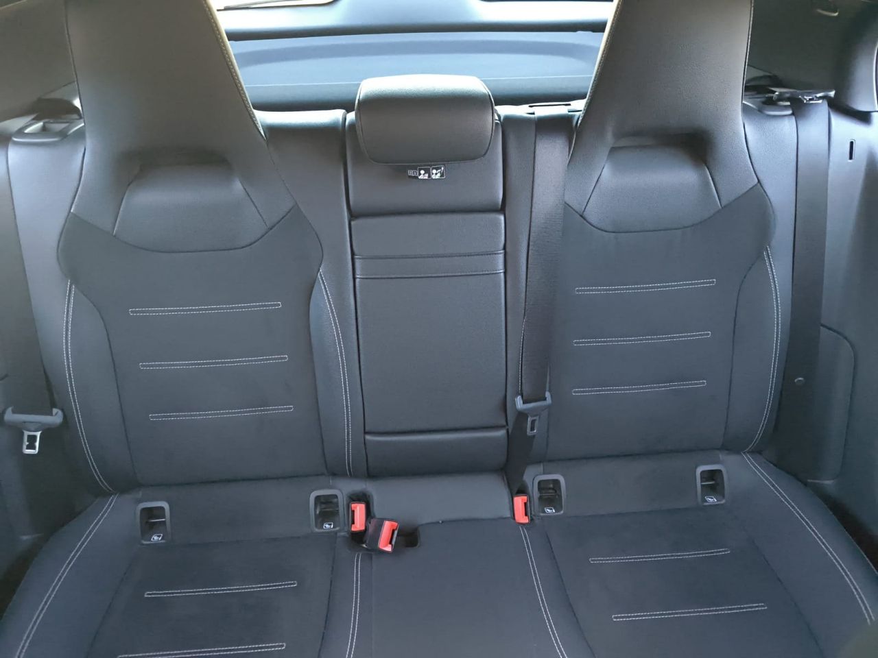 Mercedes Clase A 200 D AMG LINE + PAQUETE PREMIUM+ SMARTPHONE  - Foto 2