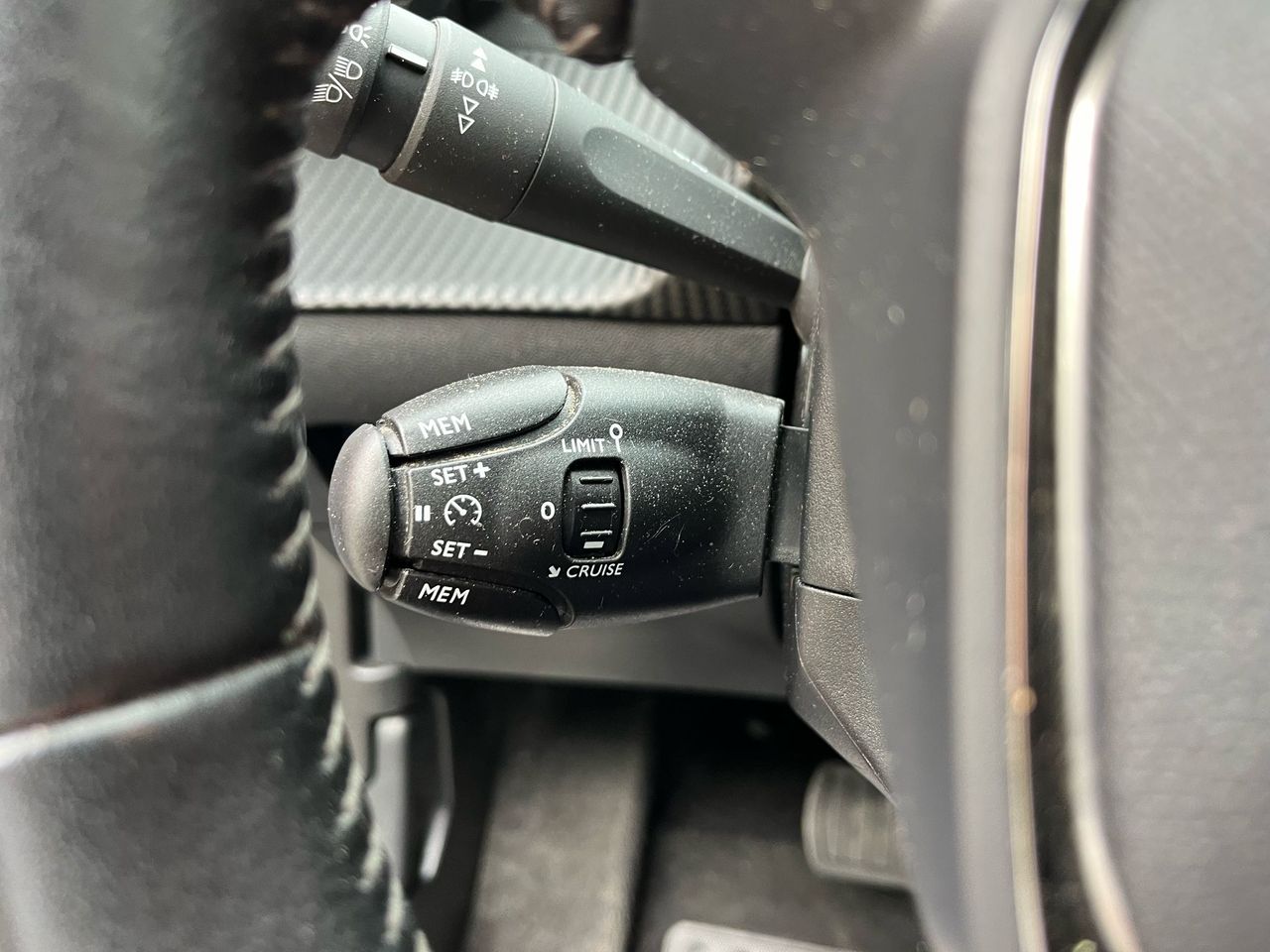 Peugeot e-2008 ACTIVE ELECTRICO 136 CV  - Foto 2