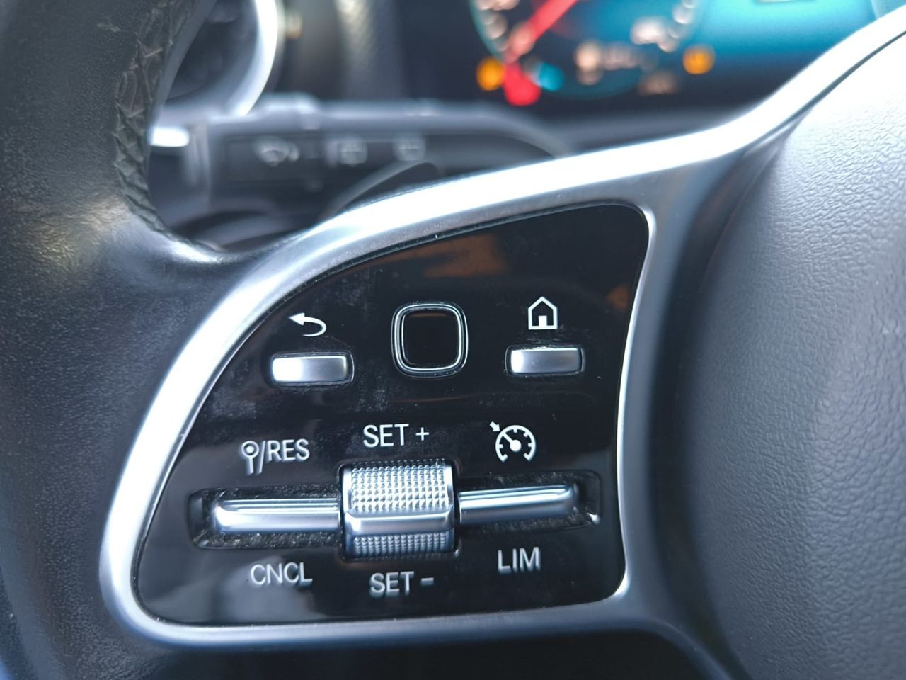 Mercedes CLA 200 D DCT SHOOTING BRAKE + PAQ ADVANTAGE+ SMARTPHONE  - Foto 2