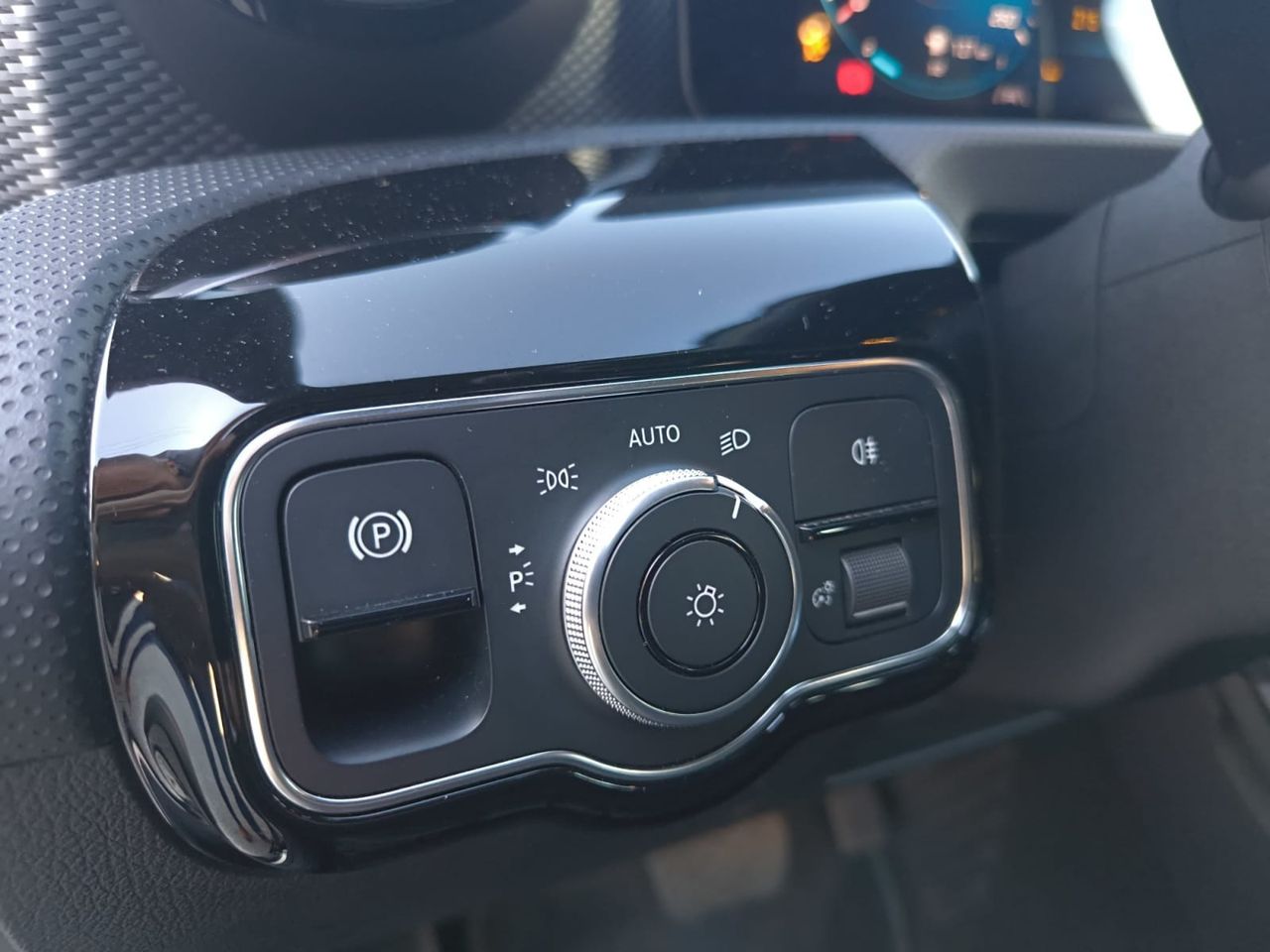 Mercedes CLA 200 D DCT SHOOTING BRAKE + PAQ ADVANTAGE+ SMARTPHONE  - Foto 2