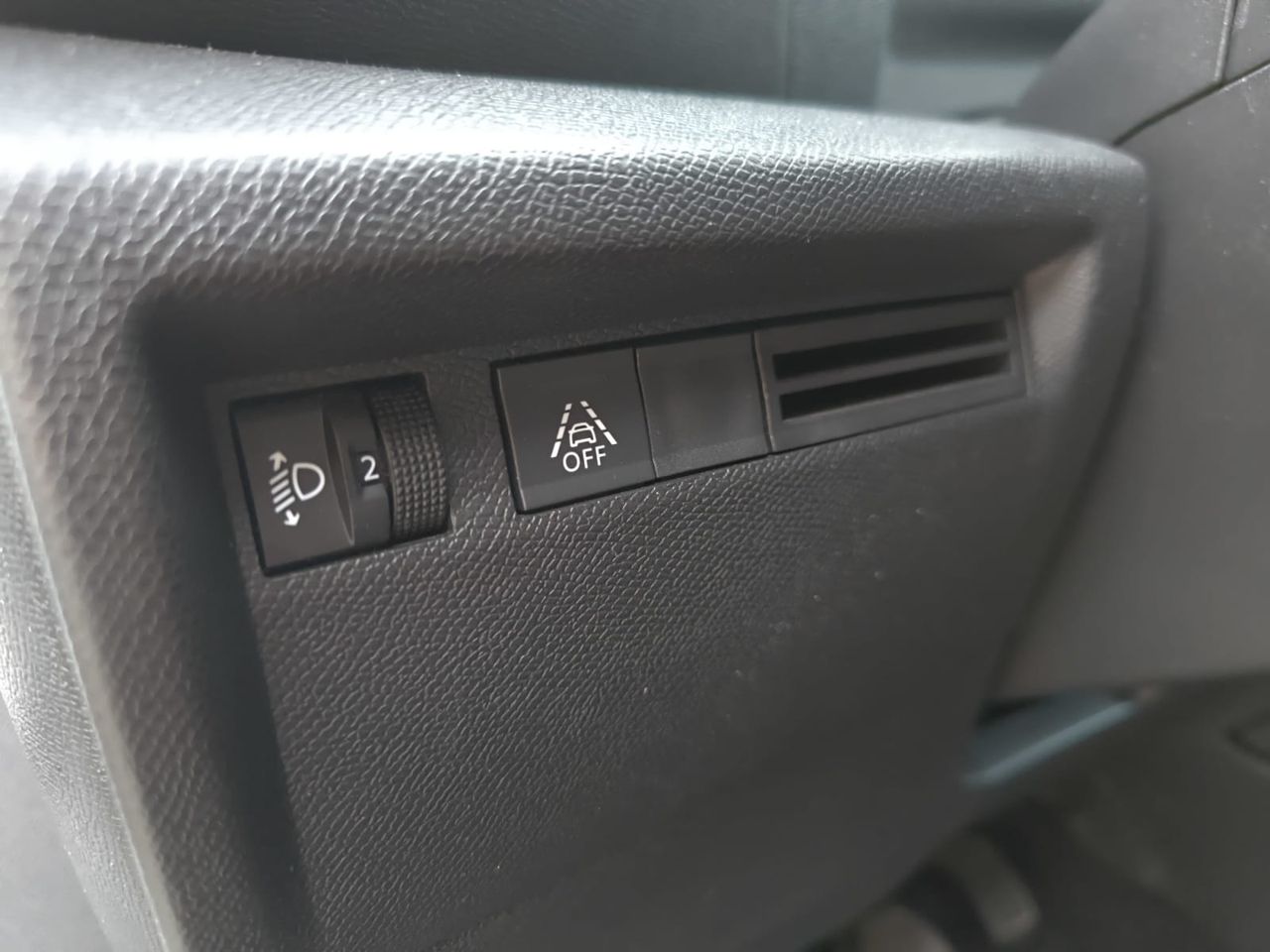 Citroën C4 BLUE HDI 110 CV  - Foto 2