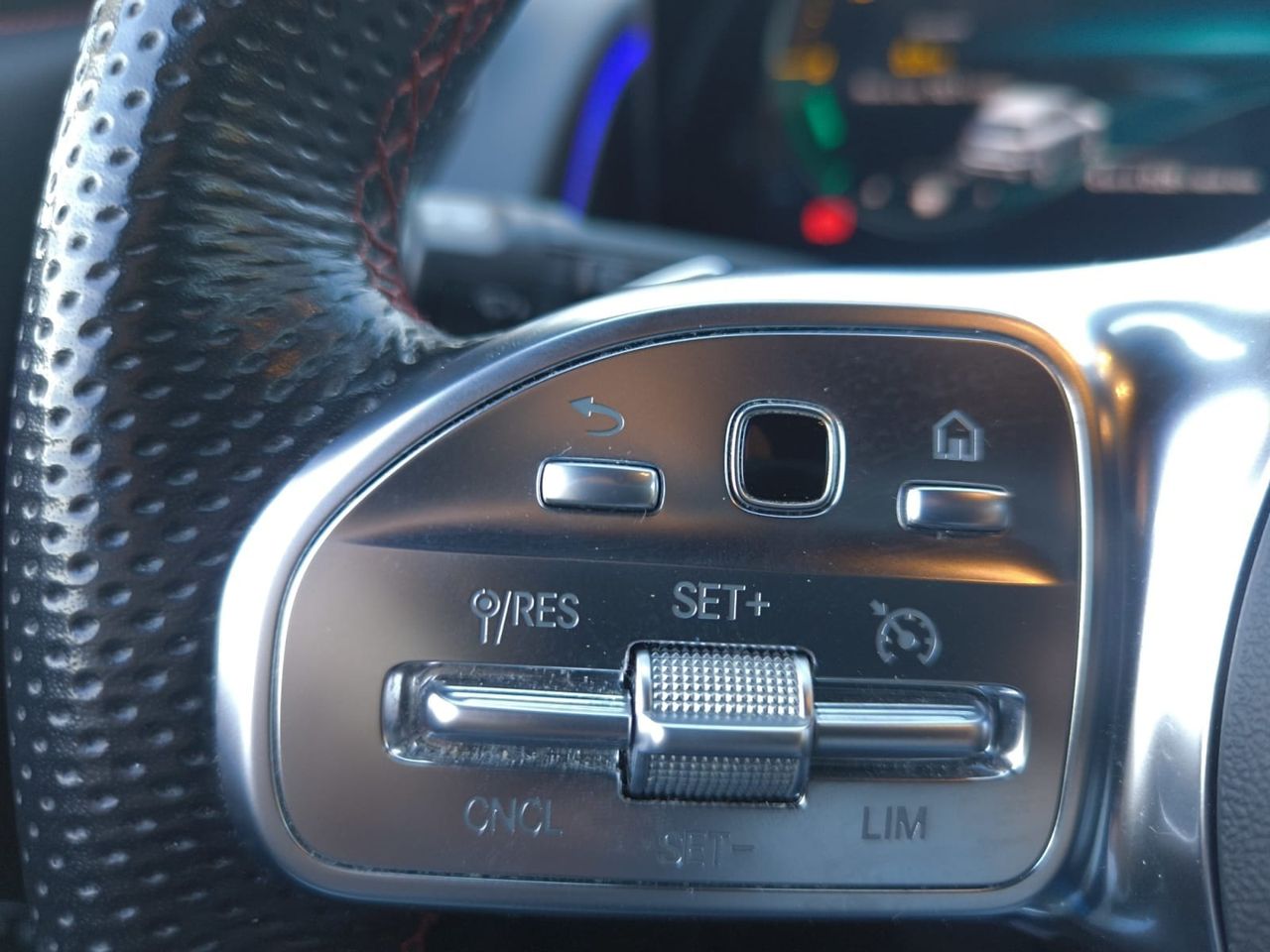 Mercedes GLB 200 D DCT 7 PLAZAS+AMG LINE+PAQ PREMIUM  - Foto 2