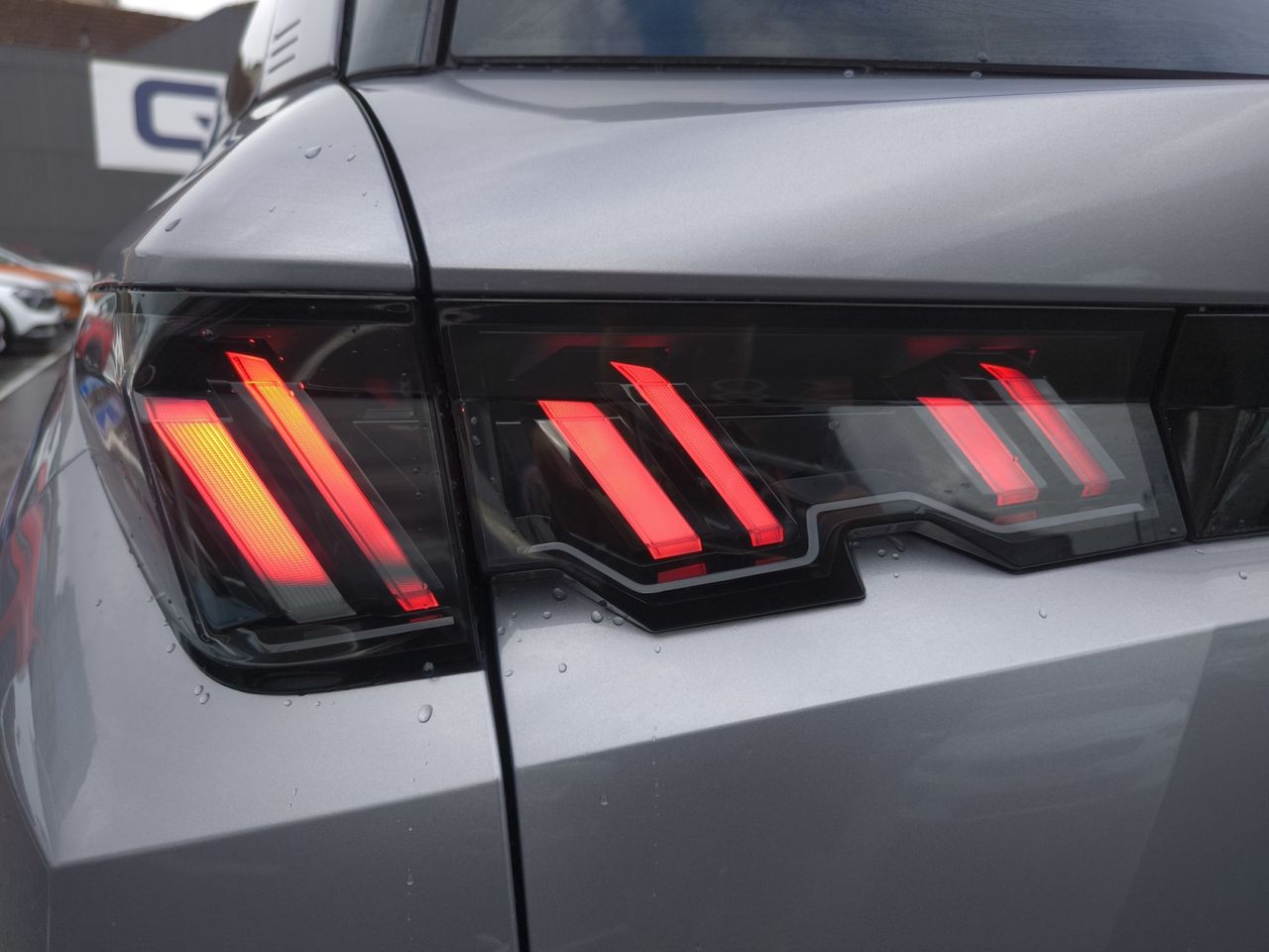 Peugeot 5008 Allure HYBRID 145 eDCS6  - Foto 2