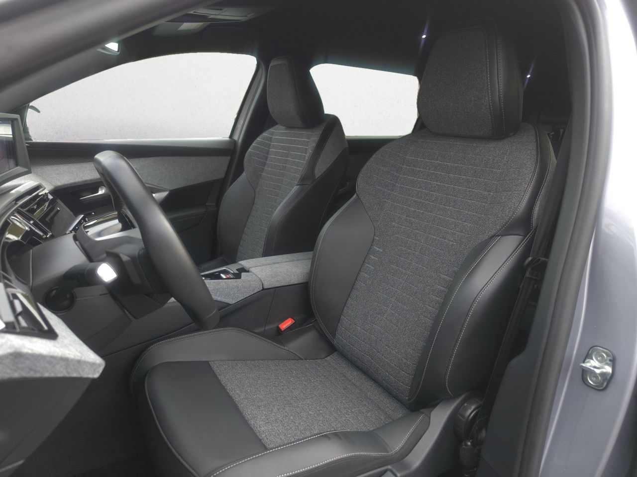 Peugeot 5008 Allure HYBRID 145 eDCS6  - Foto 2