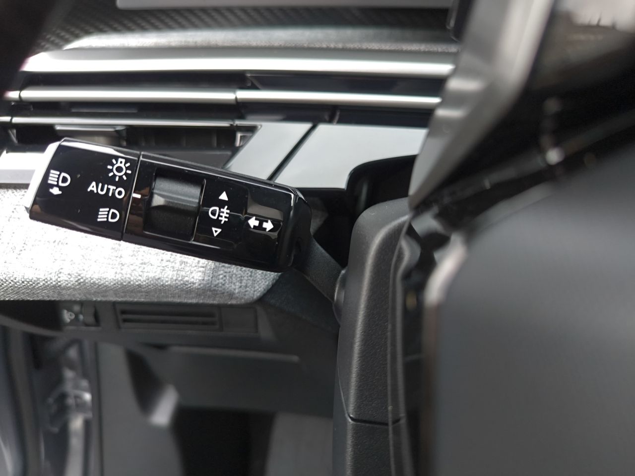 Peugeot 5008 Allure HYBRID 145 eDCS6  - Foto 2