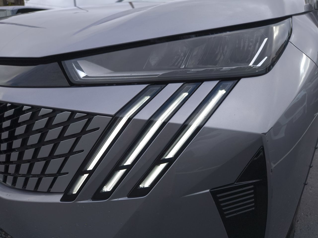 Peugeot 5008 Allure HYBRID 145 eDCS6  - Foto 2