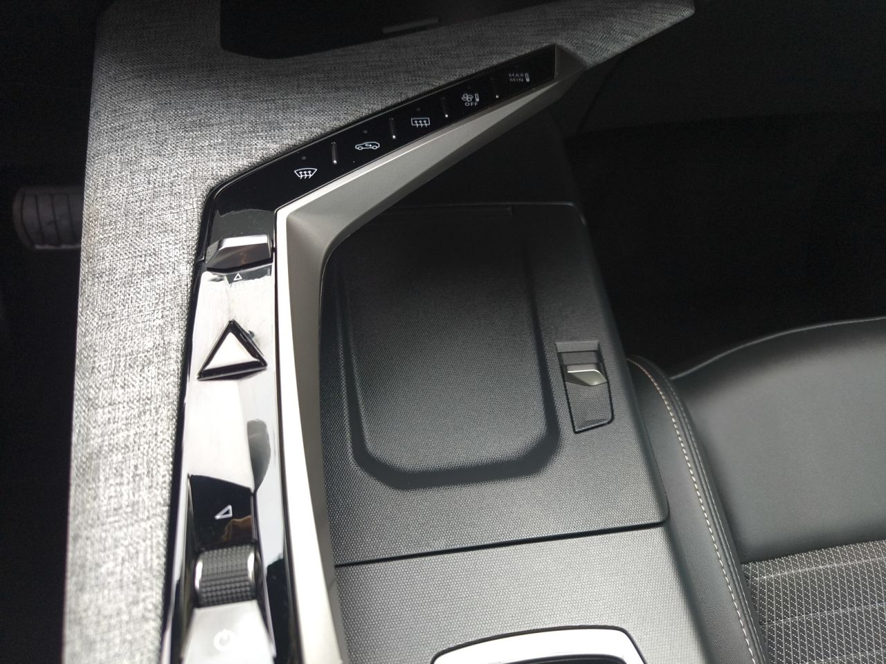 Peugeot 3008 Hybrid ALLURE  - Foto 2