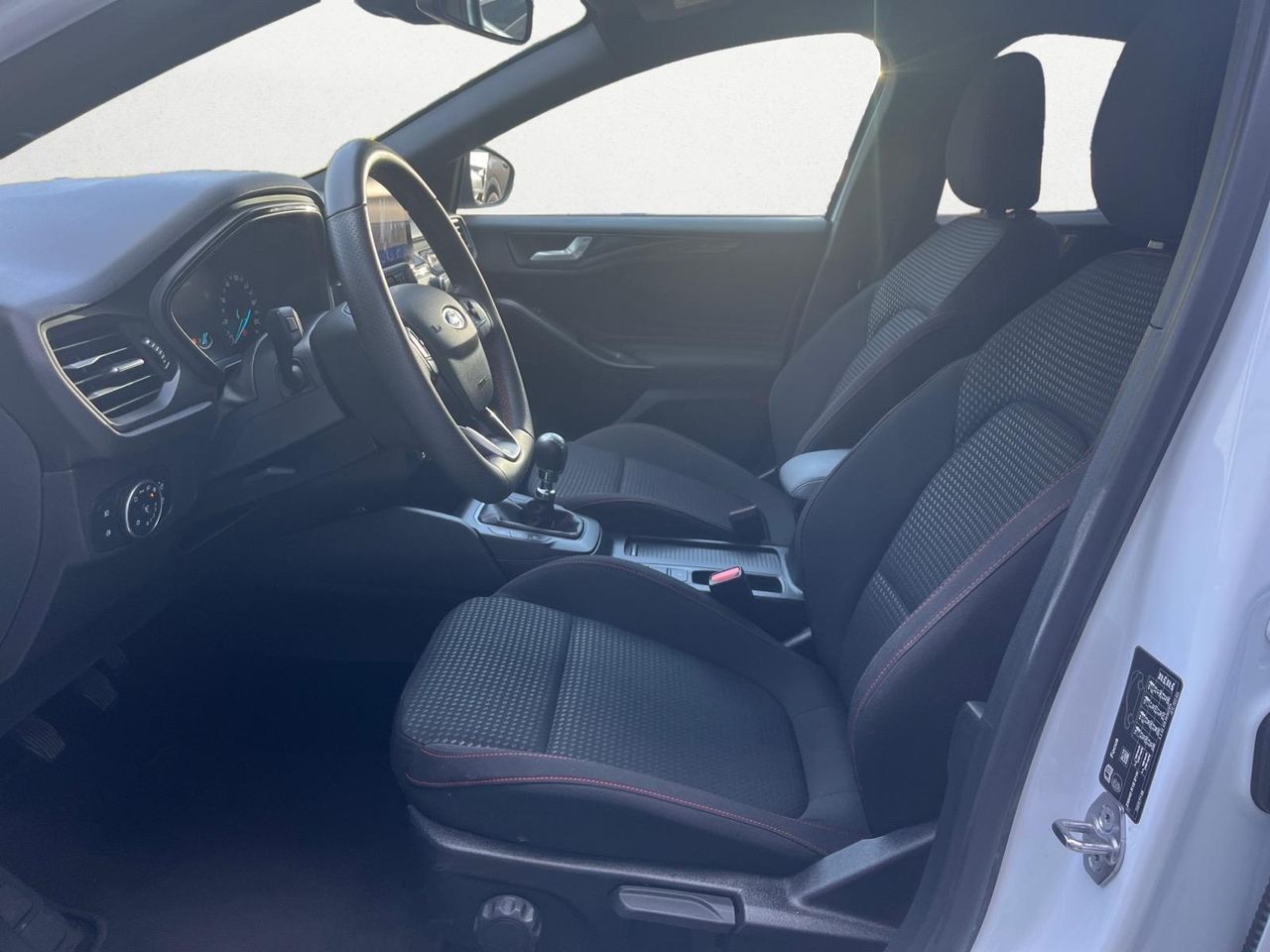 Ford Focus ST LINE ECOBOOST 125 CV  - Foto 2