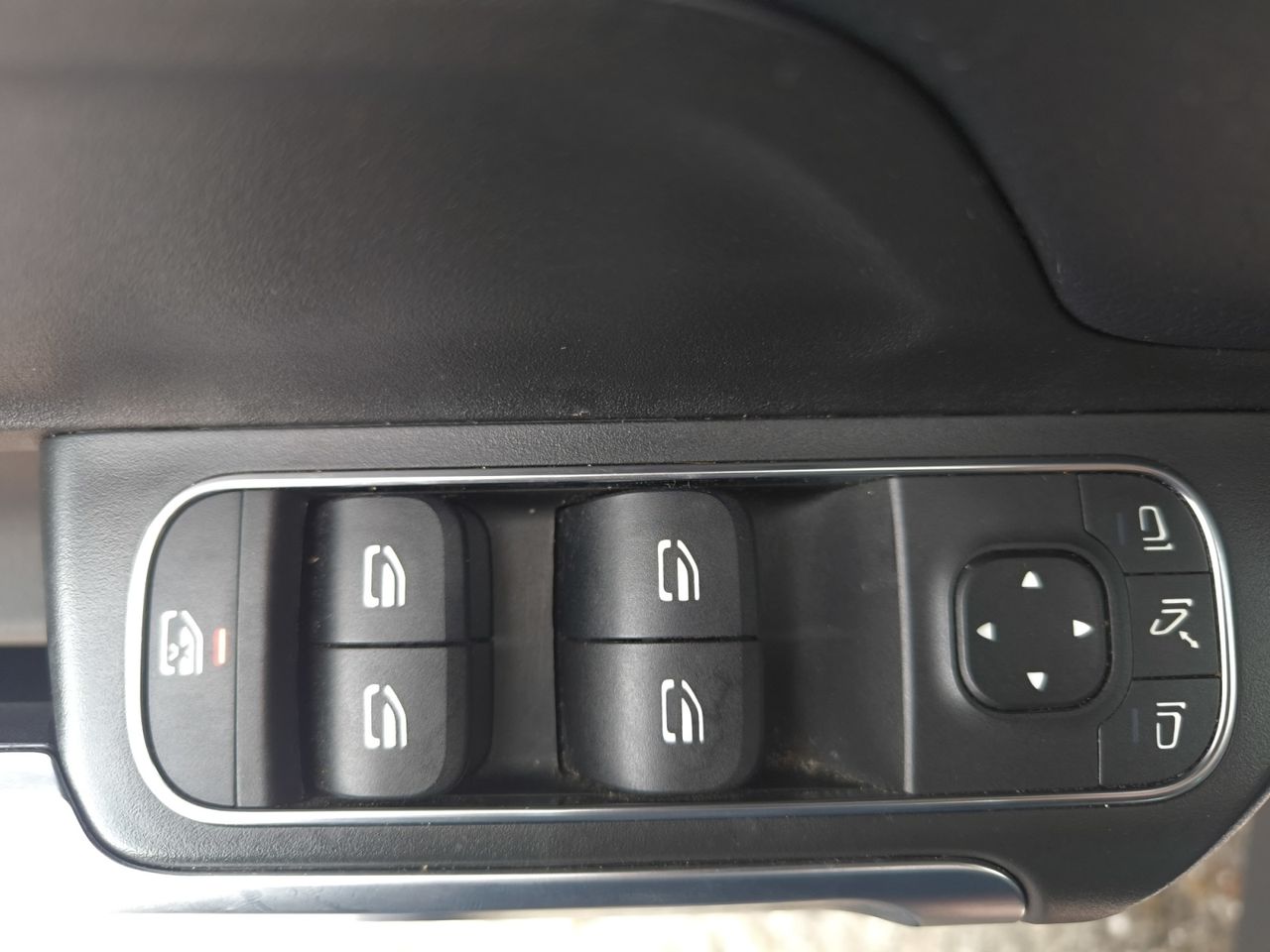 Mercedes Clase GLB GLB 220 D 4 MATIC DCT 140KW (190CV)  - Foto 2