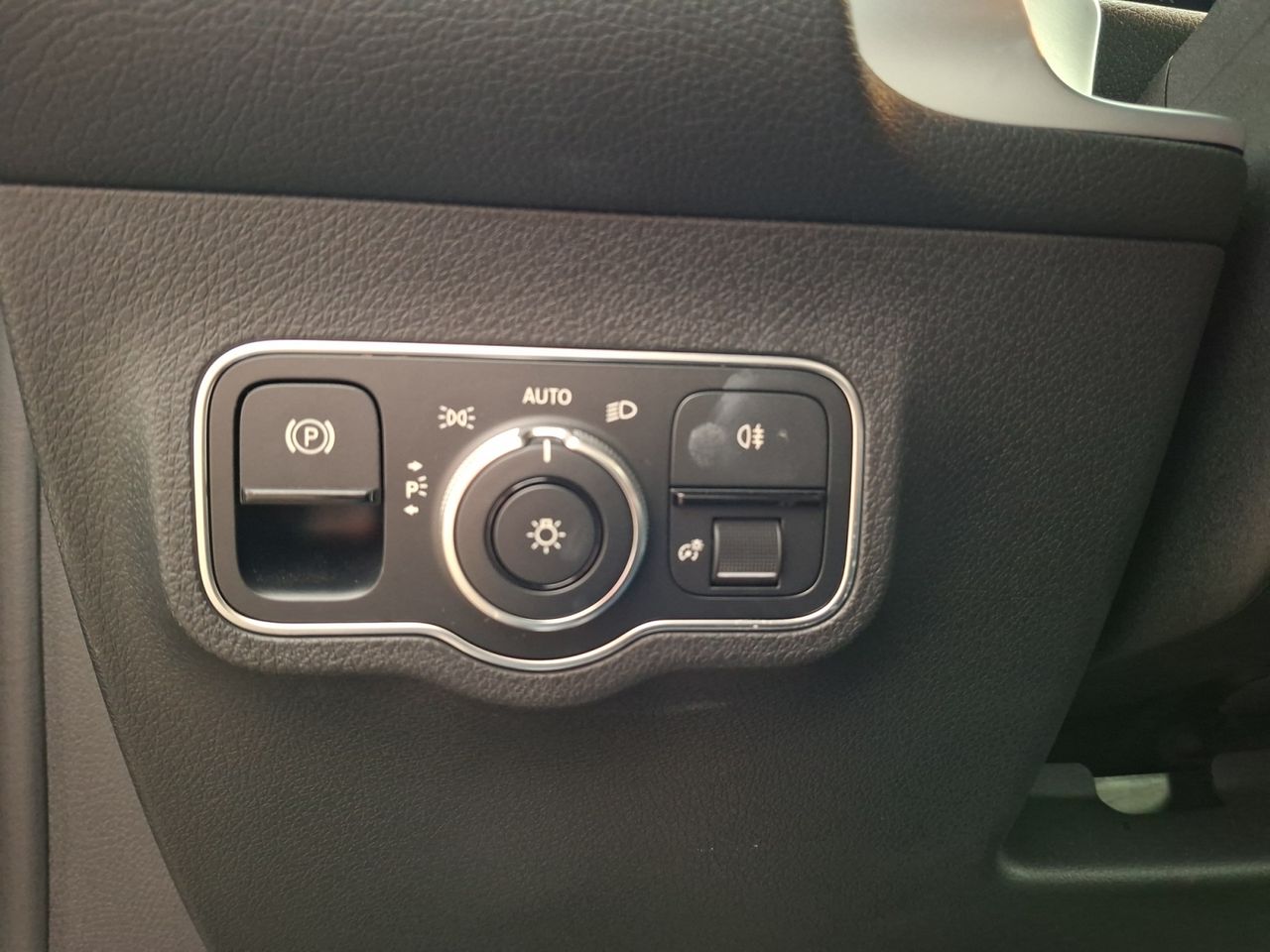 Mercedes GLB 220 D 4 MATIC DCT 140KW (190CV) Business  - Foto 2