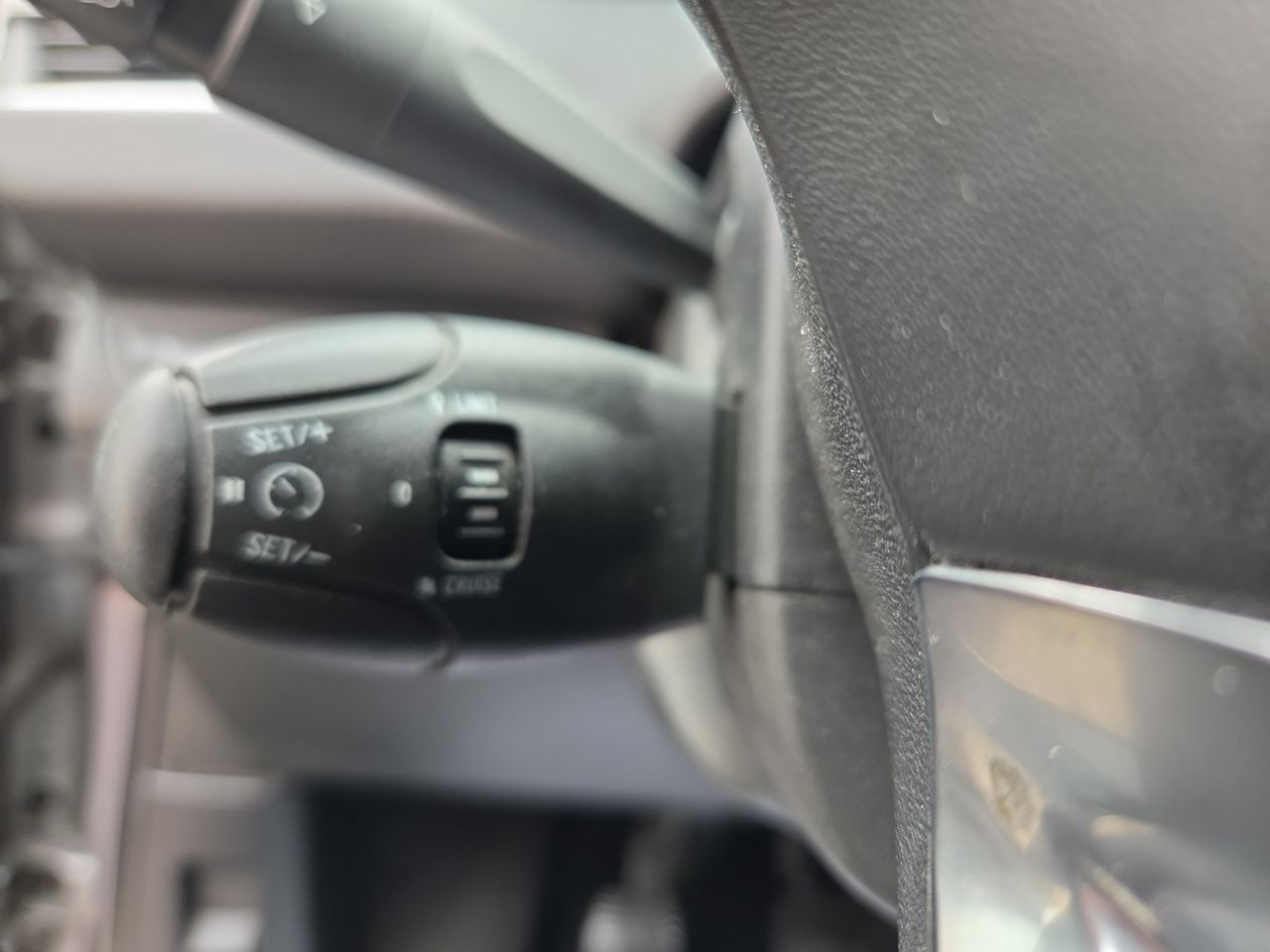 Peugeot 208 SIGNATURE PURE TECH 82 CV  - Foto 2