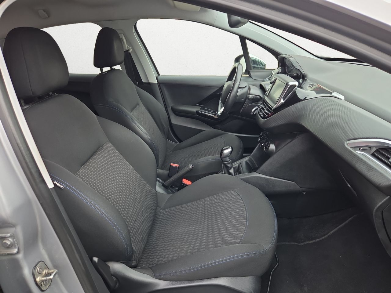 Peugeot 208 SIGNATURE PURE TECH 82 CV  - Foto 2