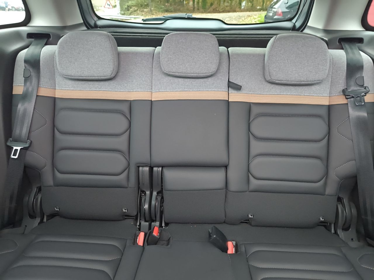 Citroën C3 Aircross BLUE HDI 110 CV SHINE PACK  - Foto 2