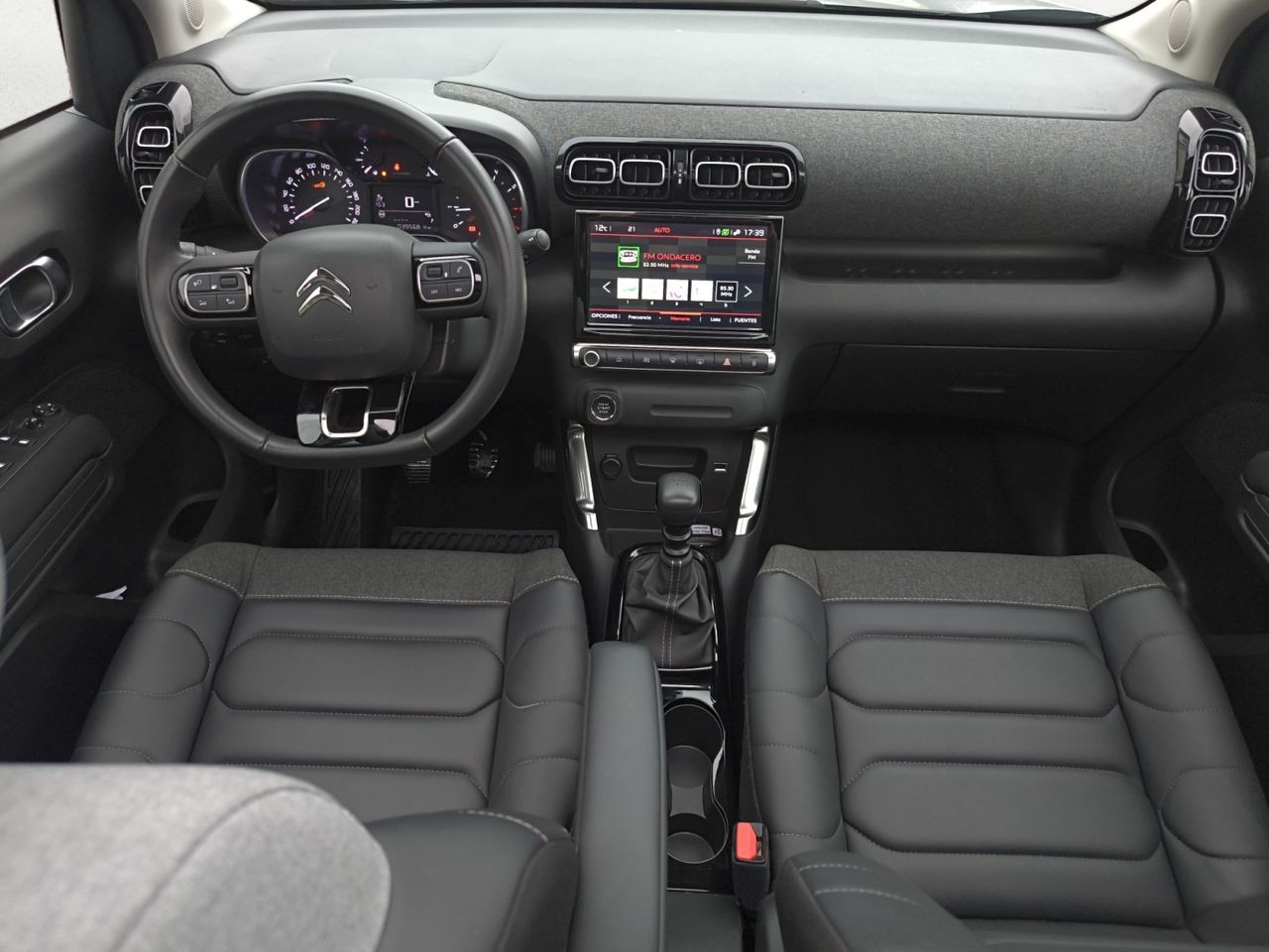 Citroën C3 Aircross BLUE HDI 110 CV SHINE PACK  - Foto 2