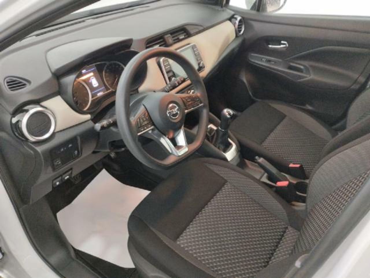 nissan micra 2022 / foto grande (3)