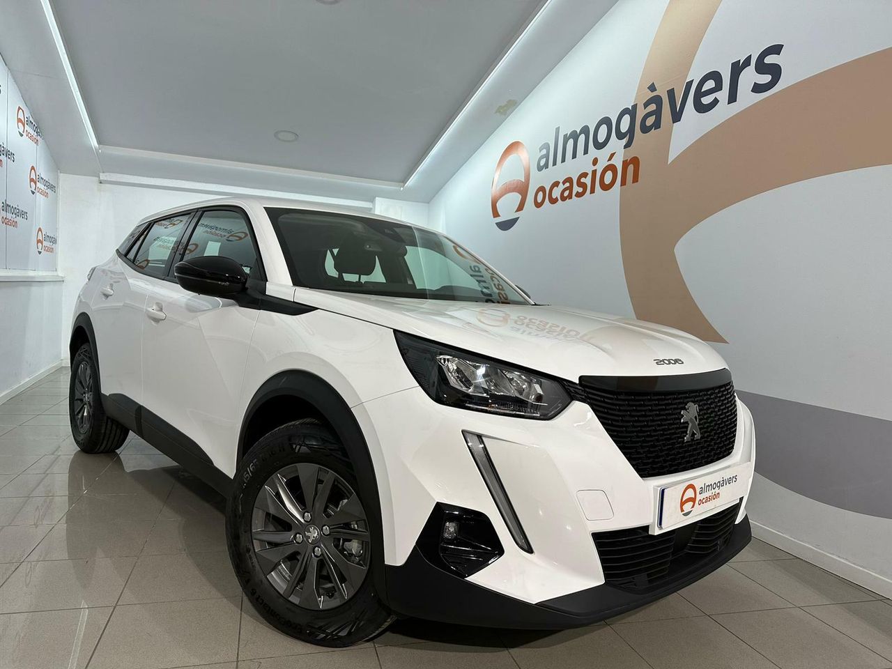 Mazda 2 2020 aviso cambio de carril  de segunda mano - peugeot 2008 2021 /