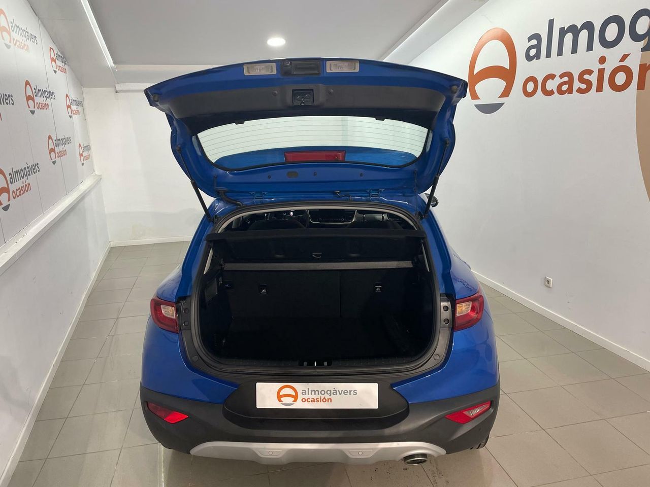 kia stonic 2023 / foto grande (3)